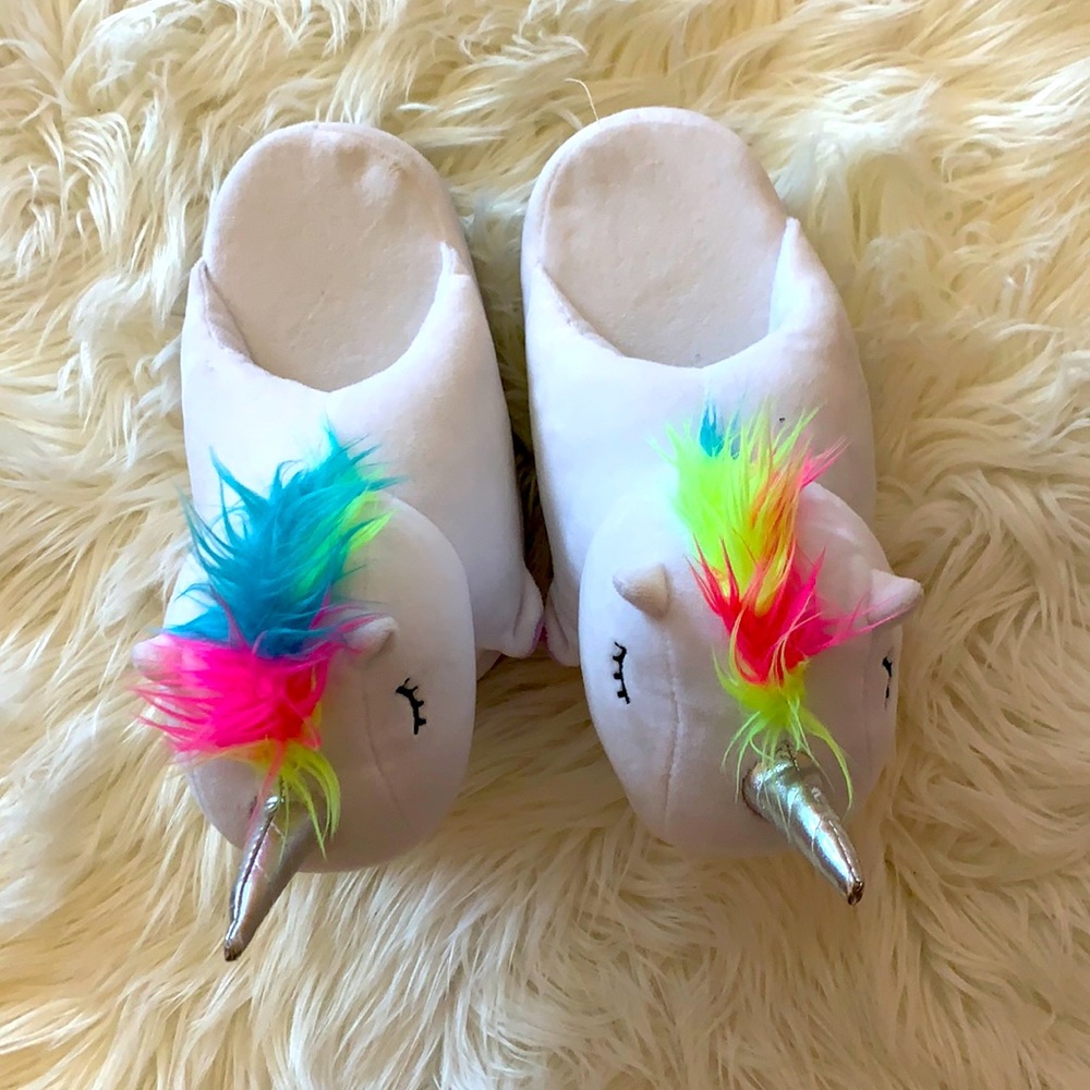 🛍 HOST PICK 🛍 Plush Unicorn Slippers